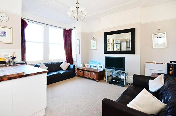 2 Bedroom Flat To Rent In Alexandra Park Road, Alexandra Park, London, N22