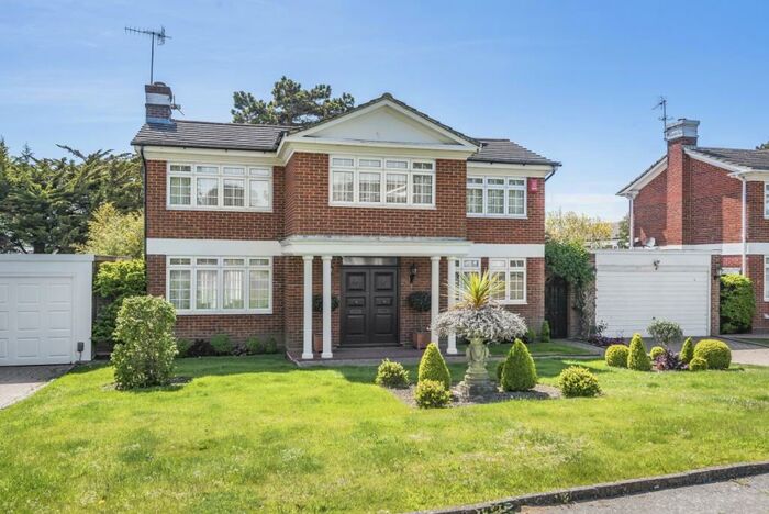 4 Bedroom Detached House To Rent In Chalfont Drive Hove, BN3