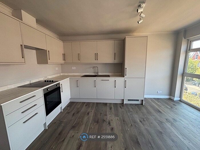 2 Bedroom Flat To Rent In Chatsworth Road, East Croydon, CR0