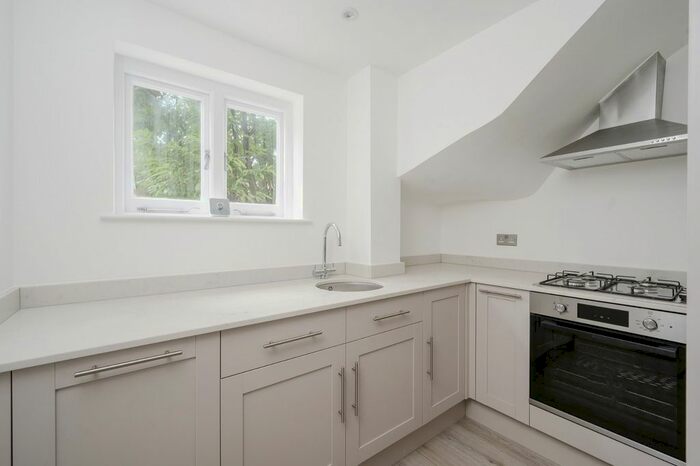 1 Bedroom Flat To Rent In Kingston Road, Wimbledon, London, SW19