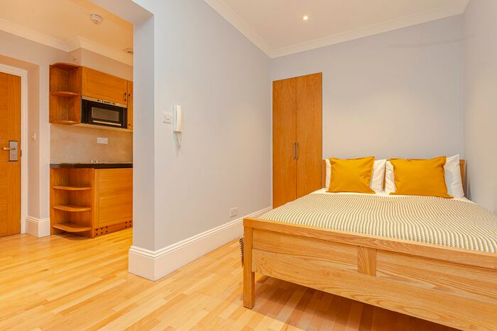 Studio To Rent In Courtfield Gardens, Earls Court SW5