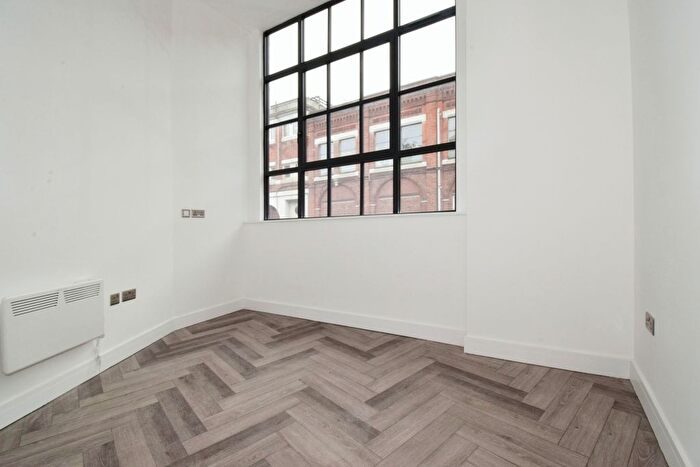 1 Bedroom Flat For Sale In Canal Street, Wigston, Leicestershire, LE18