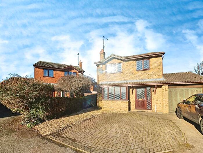 3 Bedroom Detached House To Rent In Barlow Close, Rothwell, Kettering, Northants, NN14