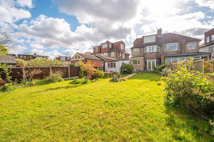 1 Bedroom Flat To Rent In Dehar Crescent, Hendon, London, NW9