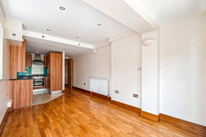 1 Bedroom Apartment To Rent In Chatsworth Road, London, E5