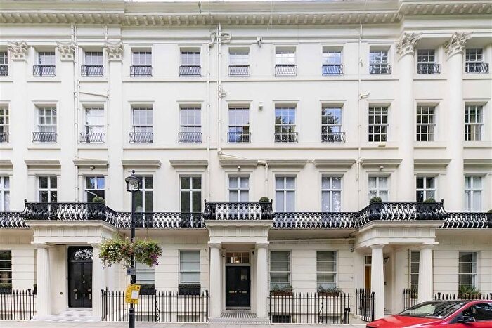 3 Bedroom Flat To Rent In Gloucester Square, London, W2