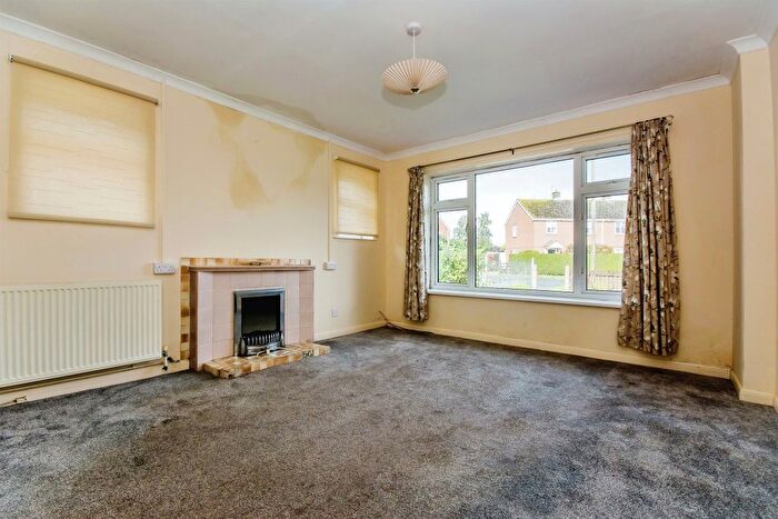 2 Bedroom Detached Bungalow For Sale In Daniels Crescent, Long Sutton, Spalding, PE12