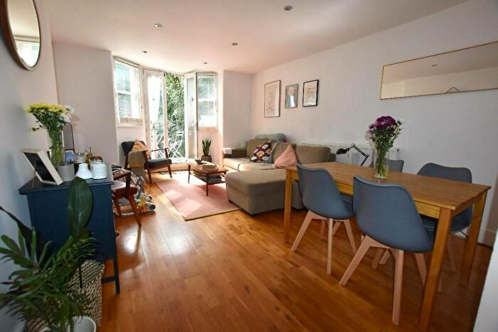 2 Bedroom Flat To Rent In Alexandra Grove, London, N4