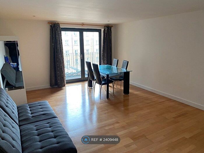 2 Bedroom Flat To Rent In William Road, London, NW1