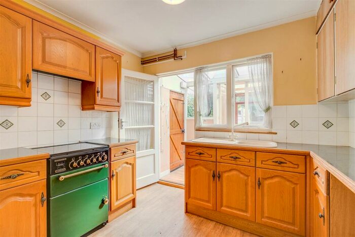 2 Bedroom Detached House For Sale In Icknield Way, Letchworth Garden City, SG6