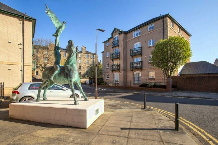 2 Bedroom Flat To Rent In Silvermills, Stockbridge, Edinburgh, EH3