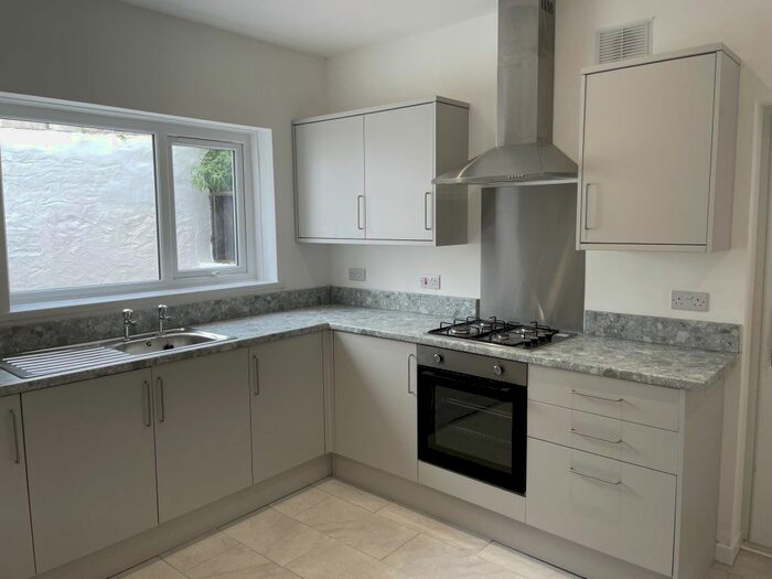 3 Bedroom Property To Rent In Rodney St, Sandfields, SA1