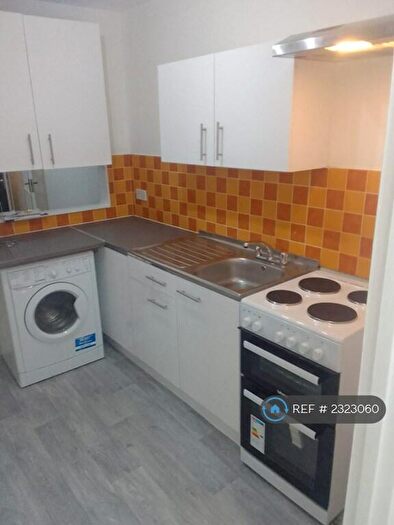 1 Bedroom Flat To Rent In Westfield Park, Pinner, HA5