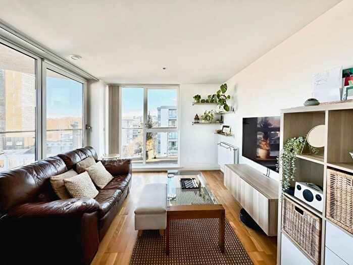 1 Bedroom Flat For Sale In Ealing Road, Brentford, TW8