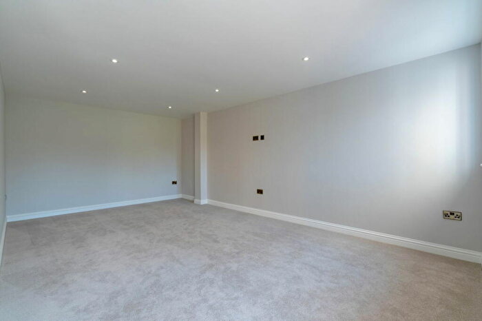 5 Bedroom Detached House For Sale In Highland Place, Minsterworth, Gloucester, GL2