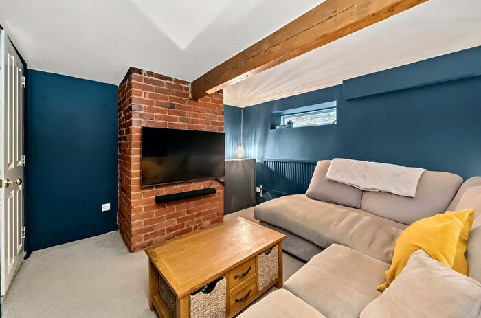 3 Bedroom Terraced House For Sale In Clifton Road, Winchester, Hampshire, SO22