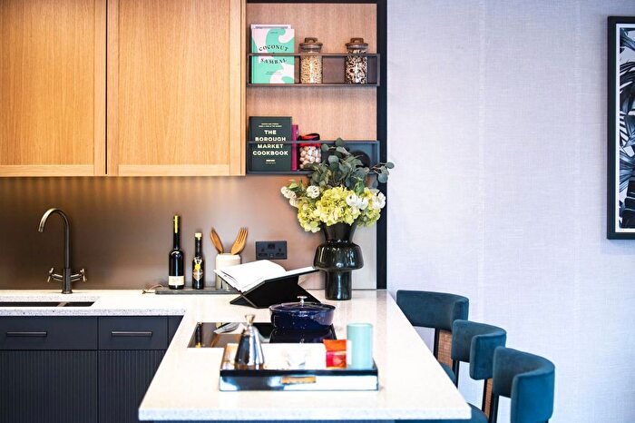 Studio For Sale In London Dock, Wapping, E1W