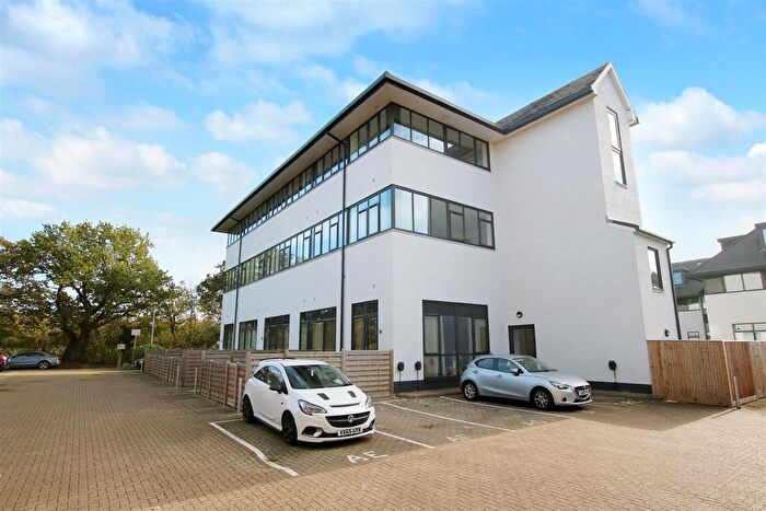 1 Bedroom Flat For Sale In Challenge, Barnett Wood Lane, Leatherhead, KT22