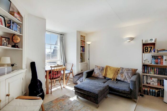 1 Bedroom Flat To Rent In Replingham Road, Southfields, London, SW18