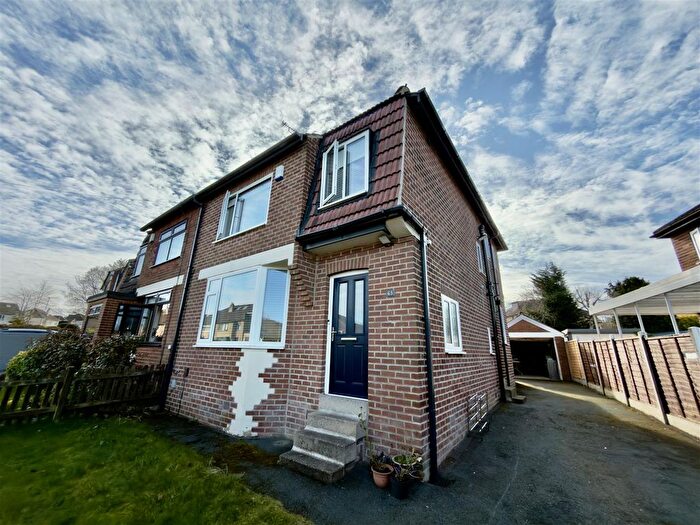 3 Bedroom Semi Detached House To Rent In Buckstone Oval, Leeds, LS17