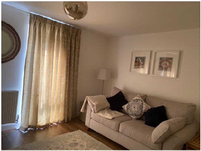 5 Bedroom Terraced House To Rent In Burroughs Drive, Dartford, Kent, DA1