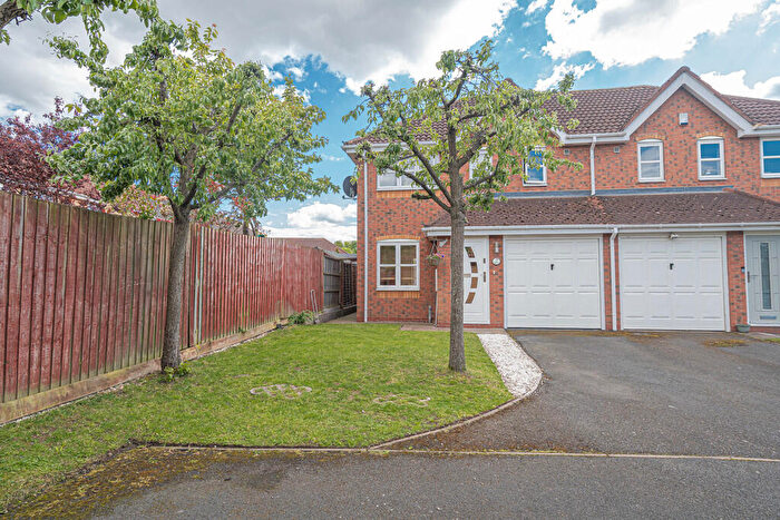 3 Bedroom Semi-Detached House For Sale In Wilday Close, Tipton, DY4
