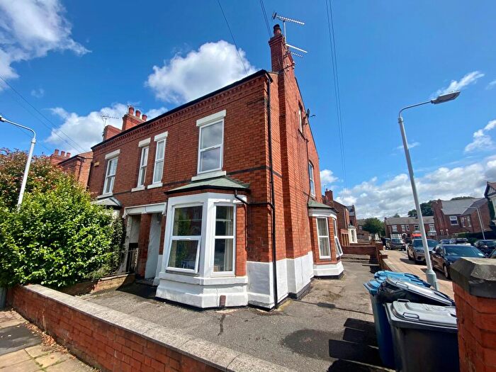 Flat To Rent In Highfield Road, West Bridgford, NG2