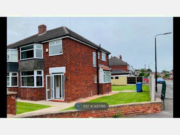 3 Bedroom Semi-Detached House To Rent In Glencoe Drive, Sale, M33