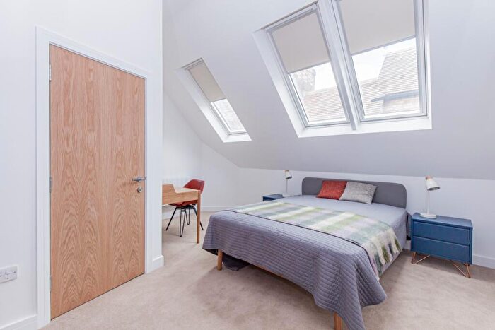 2 Bedroom Apartment To Rent In High Street, Oxford, OX1