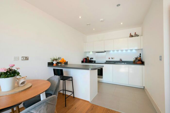 1 Bedroom Flat To Rent In Coombe Lane, London, SW20