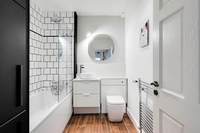 2 Bedroom Flat For Sale In Exeter Buildings, Bristol, BS6