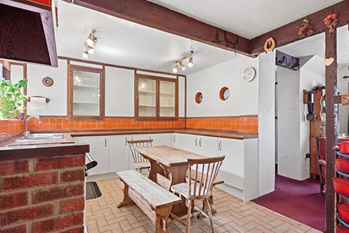 4 Bedroom Detached House For Sale In Valley Road, Harmans Cross, BH19 - Photo 11