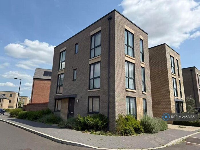 4 Bedroom Detached House To Rent In Hornet Road, Trumpington, Cambridge, CB2