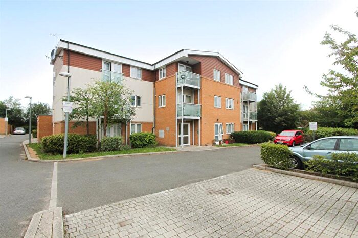 2 Bedroom Flat For Sale In Mollison Drive, Wallington, SM6