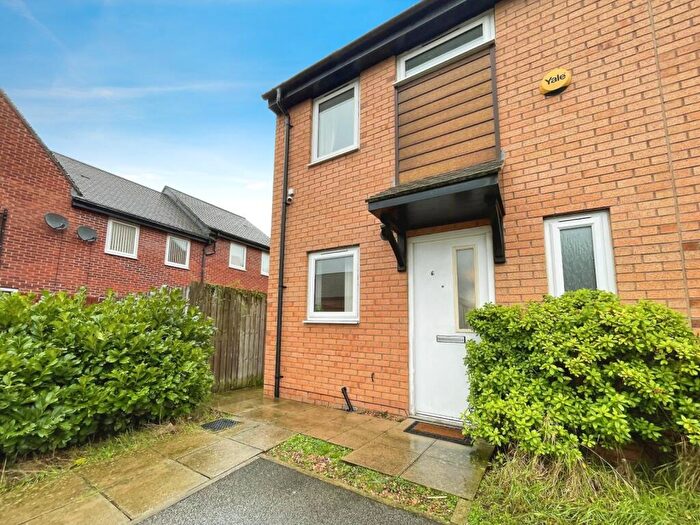2 Bedroom End Of Terrace House To Rent In Parkside Court, Seacroft, Leeds, West Yorkshire, LS14