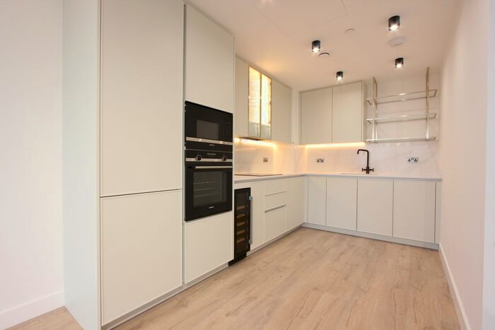 2 Bedroom Flat To Rent In Valencia Tower, Bolinder Place, London, EC1V