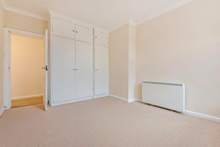 2 Bedroom Apartment To Rent In Tamar House, Kennington Lane, SE11