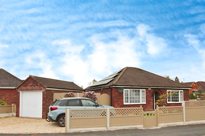 2 Bedroom Detached Bungalow For Sale In Kings Avenue, Brigg, DN20