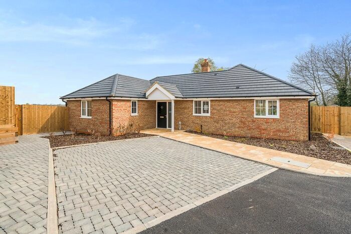 3 Bedroom Detached Bungalow For Sale In Lychfield Close, Northill, SG18