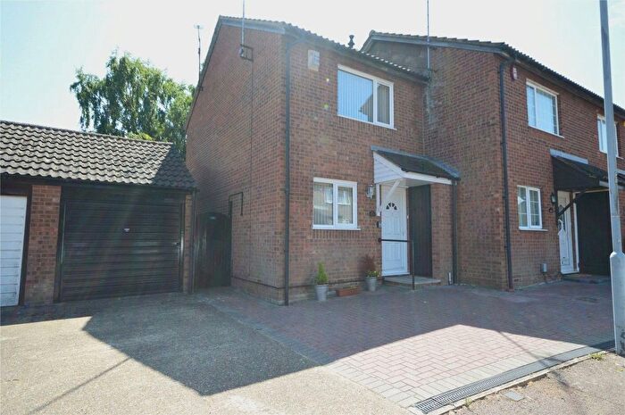 2 Bedroom End Of Terrace House For Sale In Repton Close, Luton, Bedfordshire, LU3