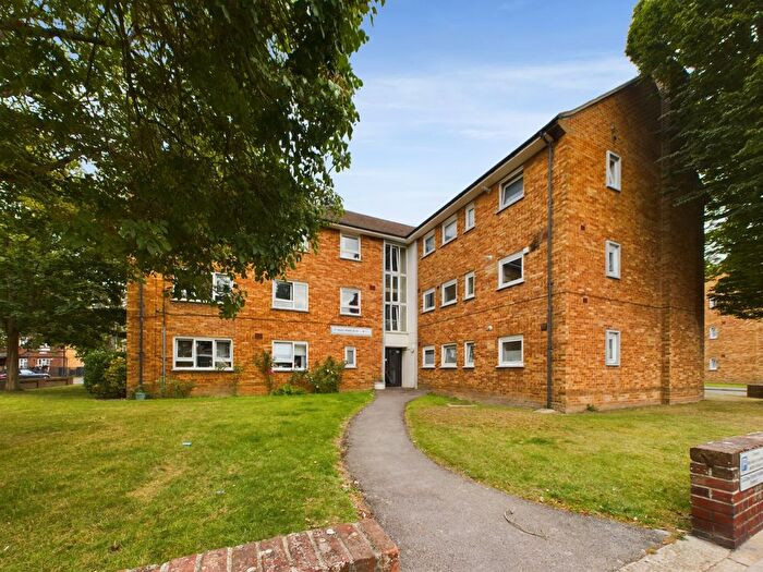 3 Bedroom Flat To Rent In St, Pauls Road, Southsea, PO5