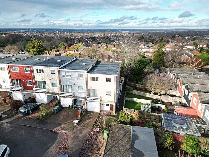 4 Bedroom Town House To Rent In Ivinghoe Road, Bushey, Hertfordshire, WD23