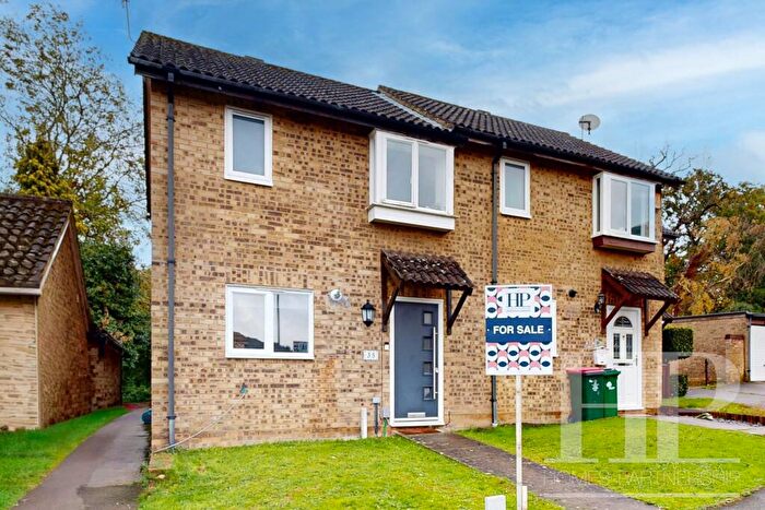 2 Bedroom End Of Terrace House For Sale In Ranmore Close, Crawley, RH11