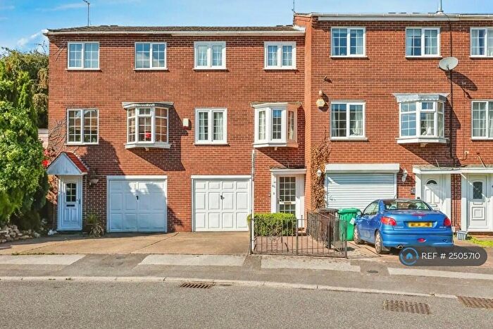 2 Bedroom Terraced House To Rent In Alma Road, Nottingham, NG3