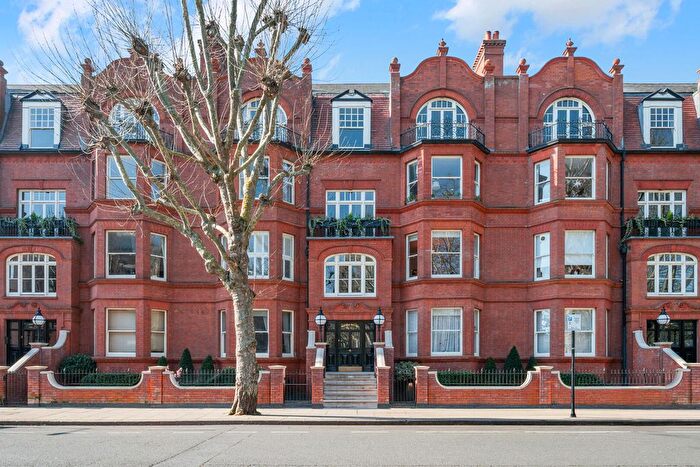 2 Bedroom Flat For Sale In Morshead Mansions, Maida Vale, London, W9