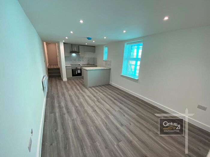 1 Bedroom Flat To Rent In |Ref: |, Bromley House, College Place, Southampton, SO15