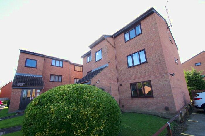 1 Bedroom Flat To Rent In Solar Court, King Georges Avenue, Watford, WD18