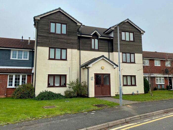 2 Bedroom Flat To Rent In Craiglee Drive, Cardiff, CF10