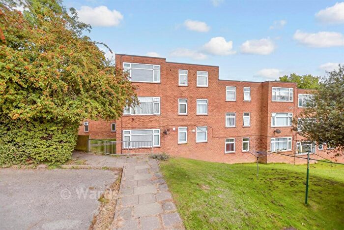 2 Bedroom Flat For Sale In Halstead Close, Canterbury, Kent, CT2