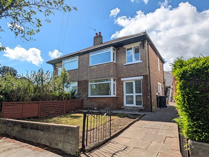 3 Bedroom Semi-Detached House To Rent In Sherwell Rise, Allerton, Bradford, BD15